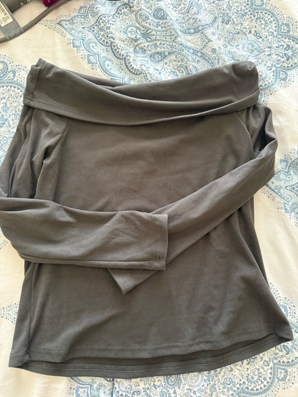 Off-the-Shoulder Long Sleeve Sweater - Gray
